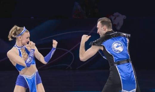 星空体育下载-选手庆祝首枚冬奥奖牌 竟上演现实版《真人快打》?!