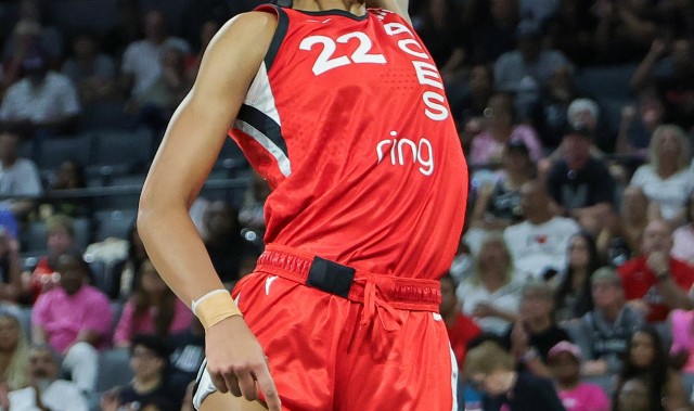 星空体育-阿德巴约女友太猛了~阿贾16中11狂揽34+8率队7连胜 一数据历史第2