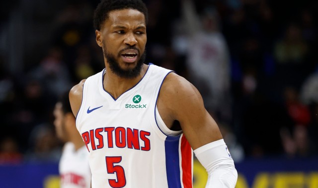 👀活塞有意与比斯利签下新合同，后者本赛季命中319记三分