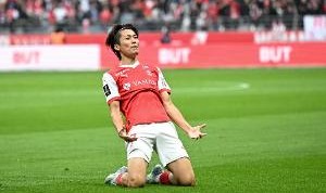 记者：沙特俱乐部费哈有意兰斯边锋中村敬斗，已与球员团队谈判