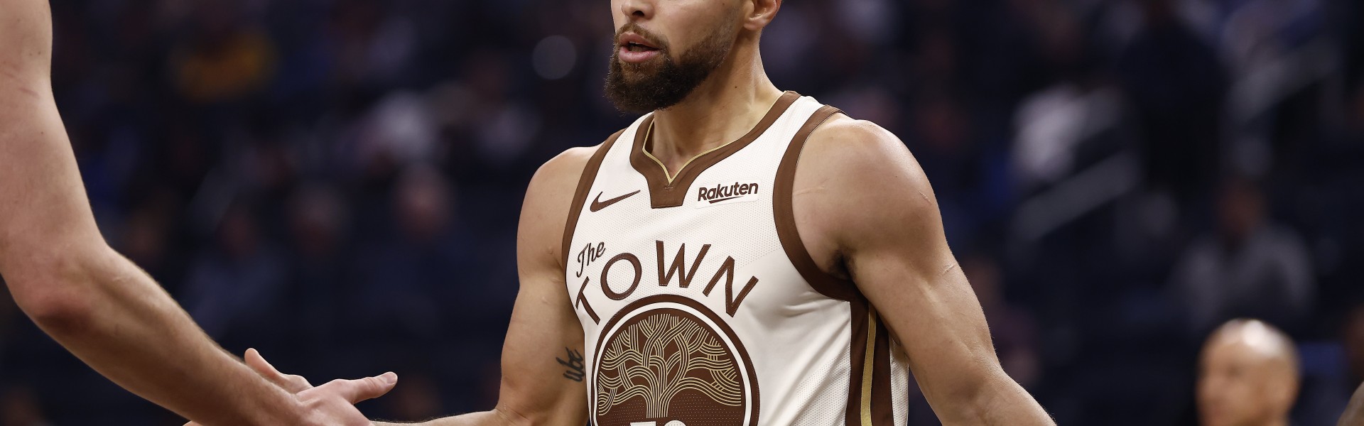 xingkong.com-库里：巴特勒报销后我们需尽快调整心态 不让事情向错误方向发展